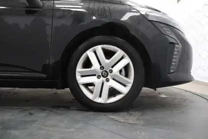 Photo 12 Renault Clio  E-Tech full hybrid 145