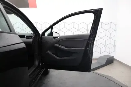 Photo 7 Renault Clio  E-Tech full hybrid 145