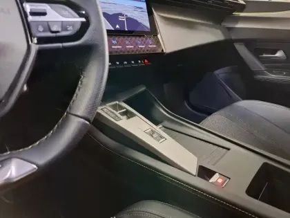 Photo 15 Peugeot 308  SW BlueHDi 130ch S&S EAT8