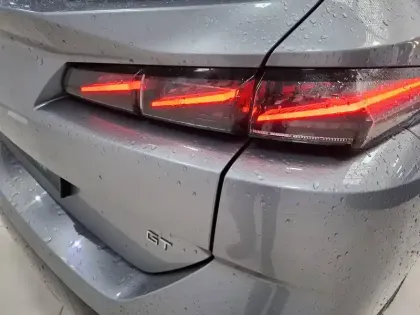 Photo 7 Peugeot 308  SW BlueHDi 130ch S&S EAT8