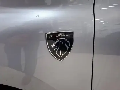 Photo 24 Peugeot 308  SW BlueHDi 130ch S&S EAT8