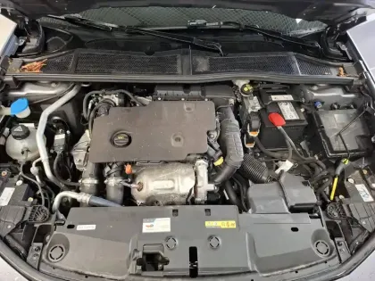 Photo 13 Peugeot 308  SW BlueHDi 130ch S&S EAT8