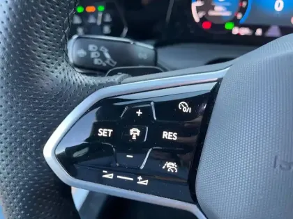 Photo 47 Volkswagen Golf  1.5 eTSI OPF 150 DSG7