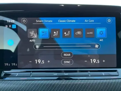 Photo 45 Volkswagen Golf  1.5 eTSI OPF 150 DSG7