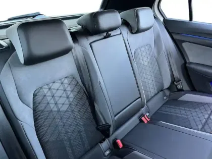 Photo 33 Volkswagen Golf  1.5 eTSI OPF 150 DSG7