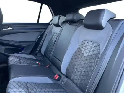 Photo 13 Volkswagen Golf  1.5 eTSI OPF 150 DSG7