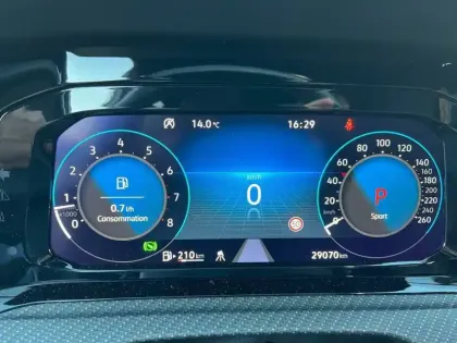 Photo 16 Volkswagen Golf  1.5 eTSI OPF 150 DSG7