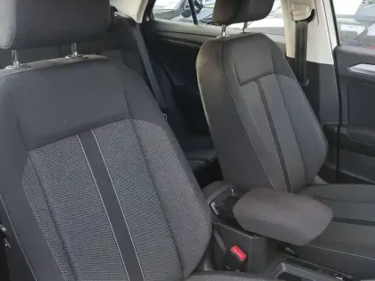 Photo 53 Volkswagen T-roc  1.0 TSI 110 Start/Stop BVM6