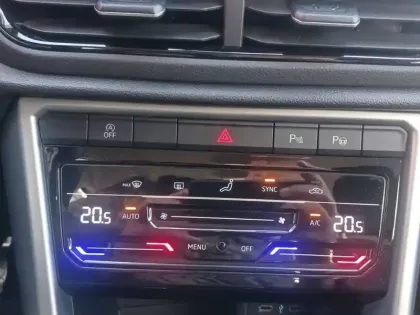 Photo 58 Volkswagen T-roc  1.0 TSI 110 Start/Stop BVM6