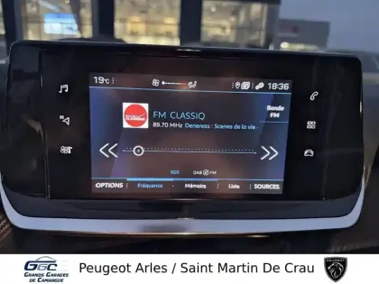 Photo 12 Peugeot 208  PureTech 75 S&S BVM5