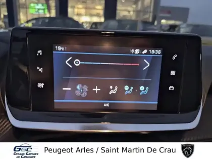 Photo 14 Peugeot 208  PureTech 75 S&S BVM5