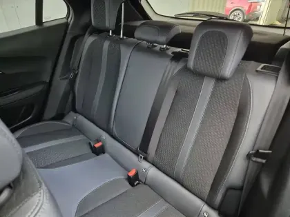 Photo 9 Peugeot 2008  BlueHDi 130 S&S EAT8