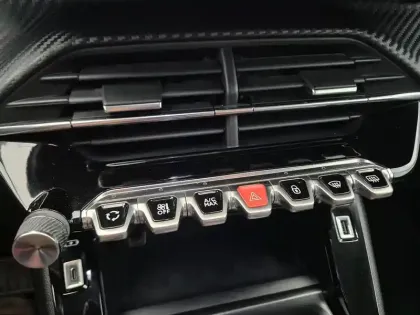 Photo 14 Peugeot 2008  BlueHDi 130 S&S EAT8