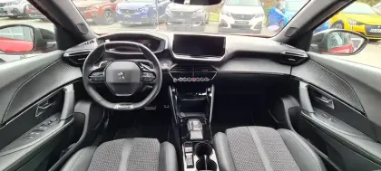 Photo 6 Peugeot 2008  PureTech 130 S&S EAT8