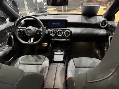 Photo 4 Mercedes Classe A  200 d 8G-DCT