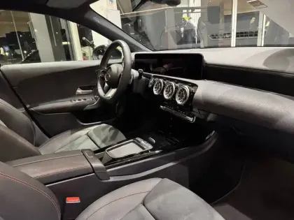 Photo 14 Mercedes Classe A  200 d 8G-DCT