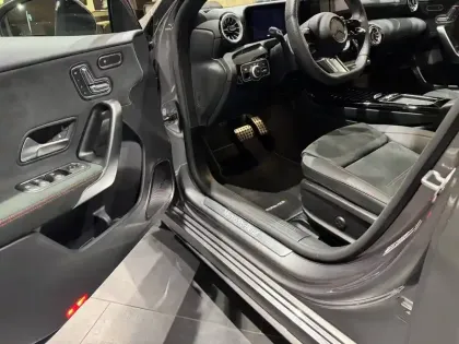 Photo 6 Mercedes Classe A  200 d 8G-DCT