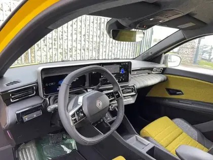 Photo 9 Renault 5 Renault  E-Tech Electrique 10 ch autonomie confort