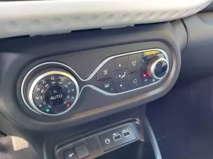 Photo 21 Renault Twingo  III SCe 65