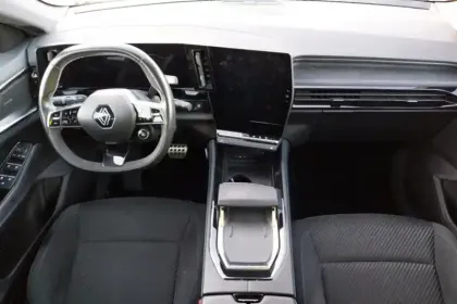 Photo 8 Renault Espace  E-Tech hybrid 200