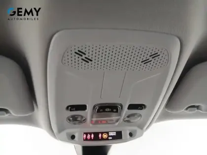 Photo 33 Peugeot 2008  PureTech 100 S&S BVM6