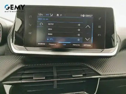 Photo 72 Peugeot 2008  PureTech 100 S&S BVM6