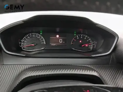 Photo 32 Peugeot 2008  PureTech 100 S&S BVM6