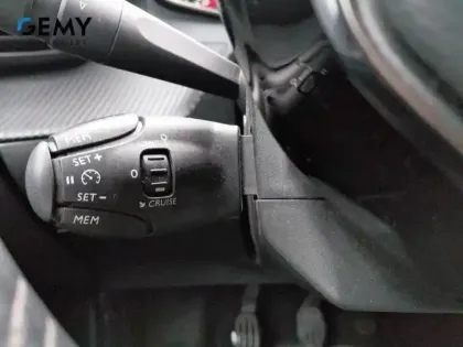 Photo 15 Peugeot 2008  PureTech 100 S&S BVM6