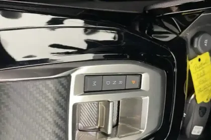 Photo 16 Peugeot 208  Hybrid 110 e-DCS6