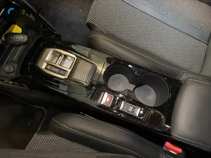 Photo 18 Peugeot 208  Hybrid 100 e-DCS6