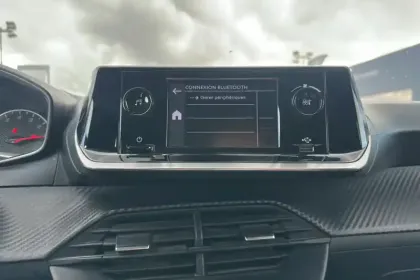 Photo 15 Peugeot 208  PureTech 75 S&S BVM5