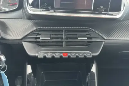 Photo 16 Peugeot 208  PureTech 75 S&S BVM5