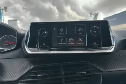 Photo 13 Peugeot 208  PureTech 75 S&S BVM5