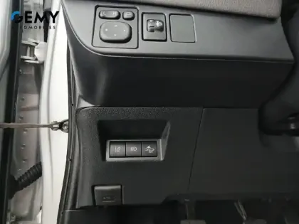 Photo 19 Toyota Yaris  110 VVT-i