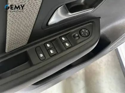 Photo 49 Citroën C4  PureTech 130 S&S BVM6