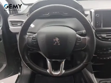 Photo 12 Peugeot 2008  1.2 PureTech 82ch BVM5