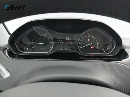 Photo 16 Peugeot 2008  1.2 PureTech 82ch BVM5