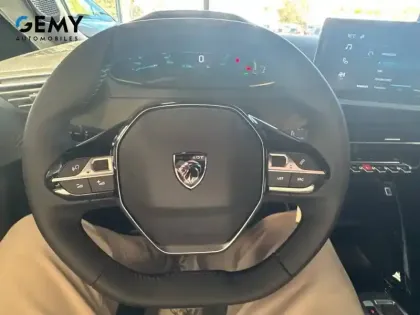 Photo 11 Peugeot 2008  Electrique 50 kWh 136 ch