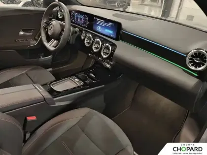 Photo 12 Mercedes Classe A  200 d 8G-DCT