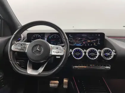 Photo 21 Mercedes GLA  200 d 8G-DCT