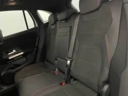 Photo 15 Mercedes GLA  200 d 8G-DCT