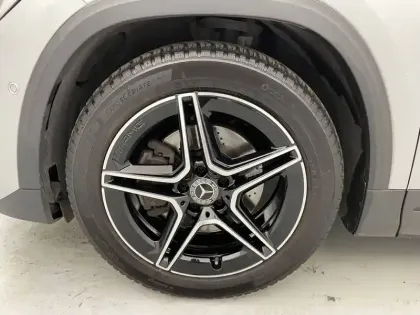 Photo 17 Mercedes GLA  200 d 8G-DCT