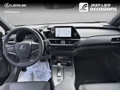 Photo 17 Lexus UX  300h 2WD