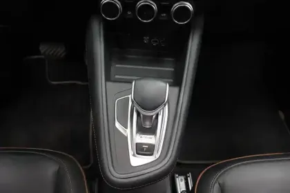 Photo 7 Renault Captur  E-Tech Plug-in 160