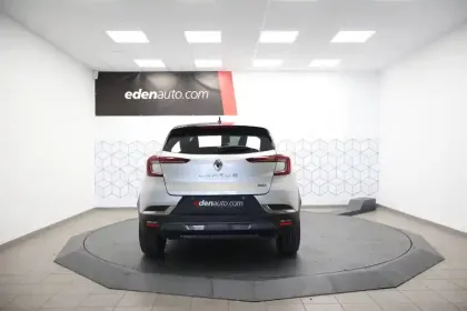 Photo 12 Renault Captur  E-Tech Plug-in 160