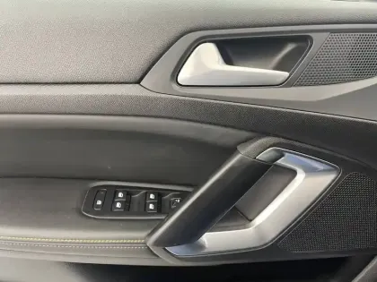 Photo 89 Peugeot 308  PureTech 130ch S&S EAT8