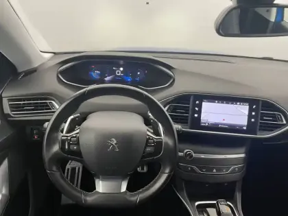 Photo 21 Peugeot 308  PureTech 130ch S&S EAT8