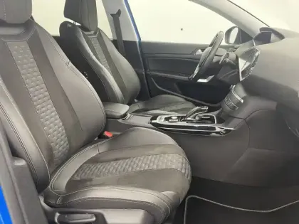 Photo 31 Peugeot 308  PureTech 130ch S&S EAT8