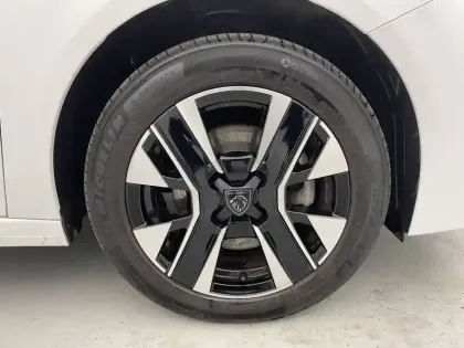 Photo 49 Peugeot 208  PureTech 100 S&S EAT8