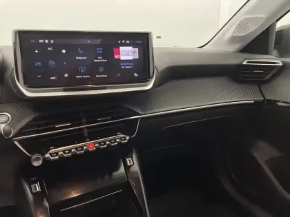 Photo 91 Peugeot 208  PureTech 100 S&S EAT8